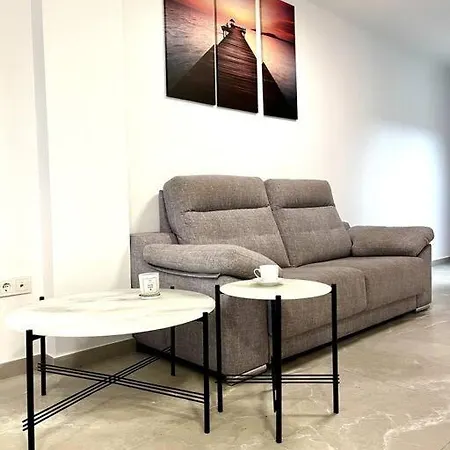 Modern Near The Sea 아파트