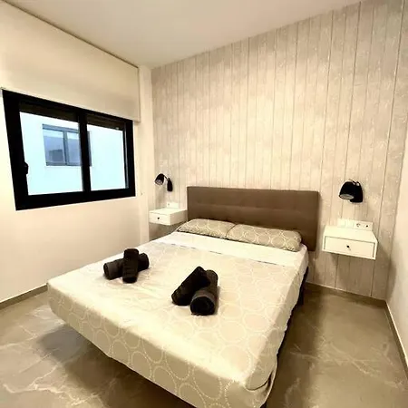 Modern Near The Sea 아파트 *