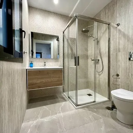 Modern Near The Sea 아파트 *