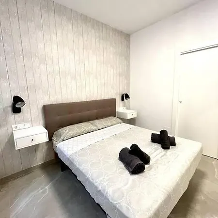 Modern Near The Sea 아파트 *